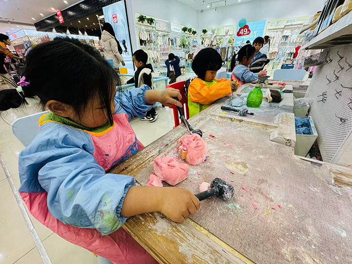 室内儿童乐园—恐龙考古项目！
